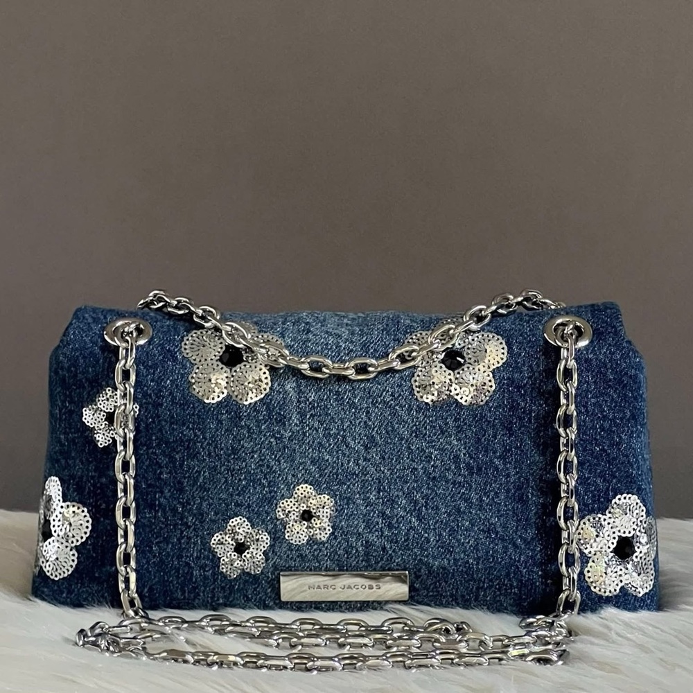 💰SOLD - 2S5SMN002S02- Marc Jacobs The Sequin Daisy Denim Dual Chain Mini Bag - Picture 7 of 16